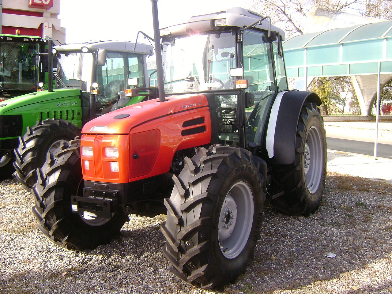 Elektryczny traktor Moonrider 27 – nowa opcja dla małych gospodarstw