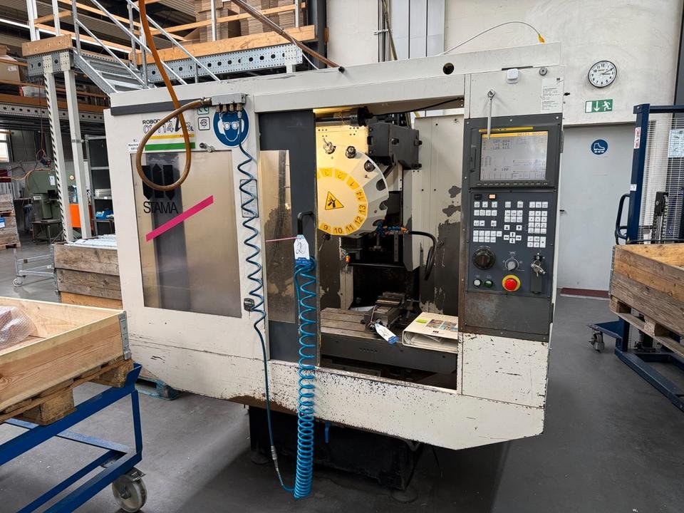 STAMA FANUC MC 014 CNC Vertikalbearbeitungszentrum