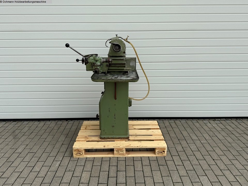 Tool sharpening machines