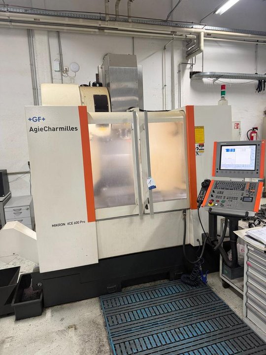 MIKRON VCE 600 PRO CNC Vertikalbearbeitungszentrum