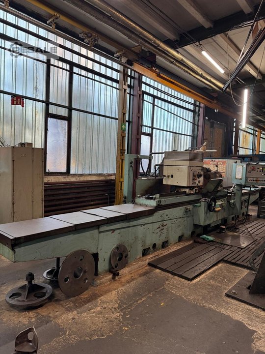 Universal Round Grinding Machines TOS BUC 63 A