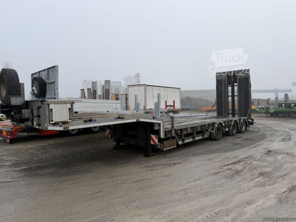 Tieflader-Sattelauflieger Humbaur HTS30  3 Achs Satteltieflader mit Radmulden gebraucht