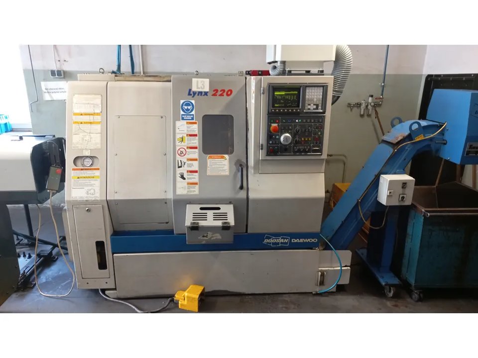 DOOSAN LYNX DOOSAN / DAEWOO LYNX 220
CNC DREHBANK (L3) – FANUC
+ LNS BAR FEEDER CNC lathe