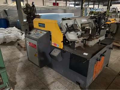 MACC Metallbandsäge mit pneumatischem Werkstückvorschub