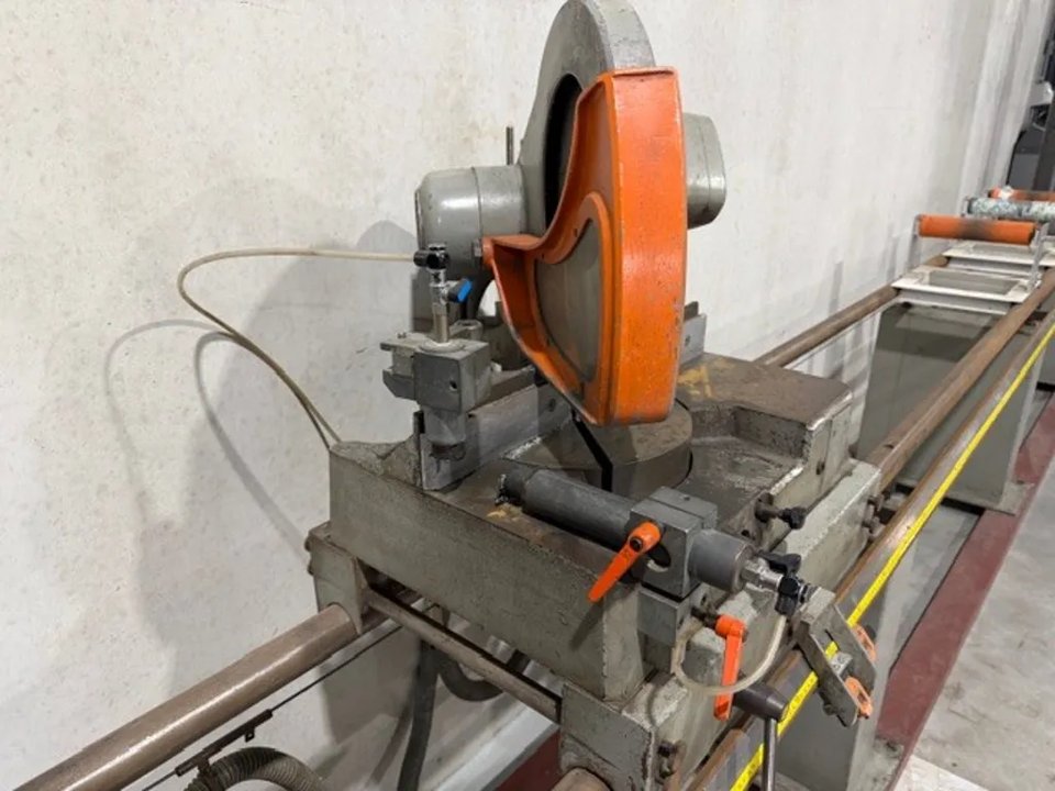 ELU - 1980 - DG79 - Various sawing machines