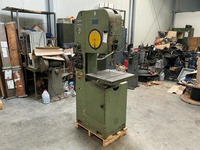 EOC ES 4 Vertikale Bandsägemaschinen