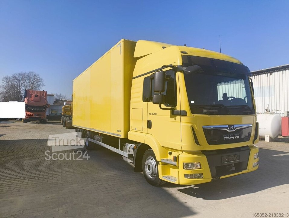 Koffer MAN TGL 12.250 4x2 Euro 6 Möbelkoffer m. Treppe gebraucht