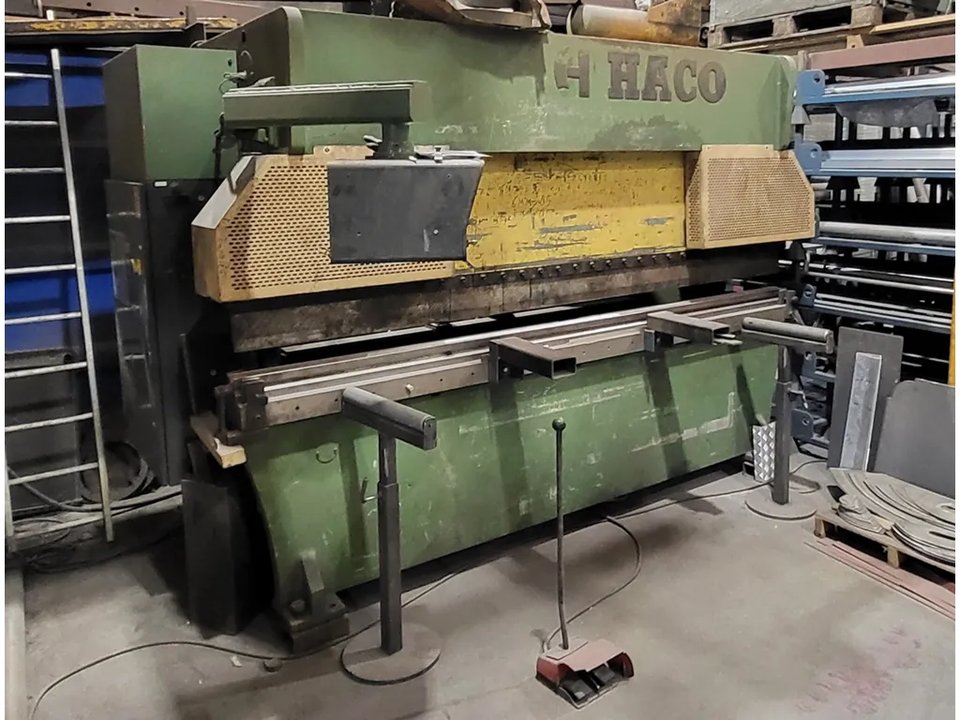 Haco - 1991 - PPES 30135 - CNC-Pressbremse