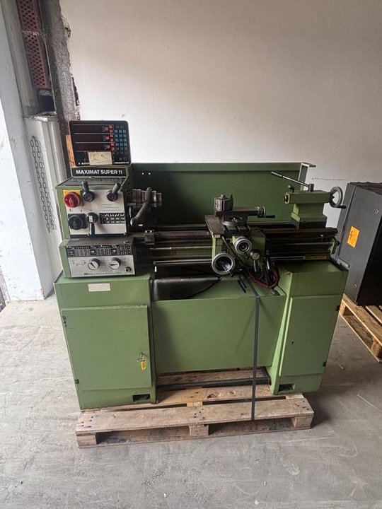 EMCO MAXIMAT SUPER 11 with digital display lathe