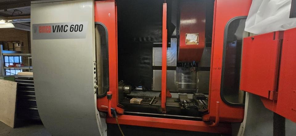 EMCO VMC 600 CNC frézovací stroj
