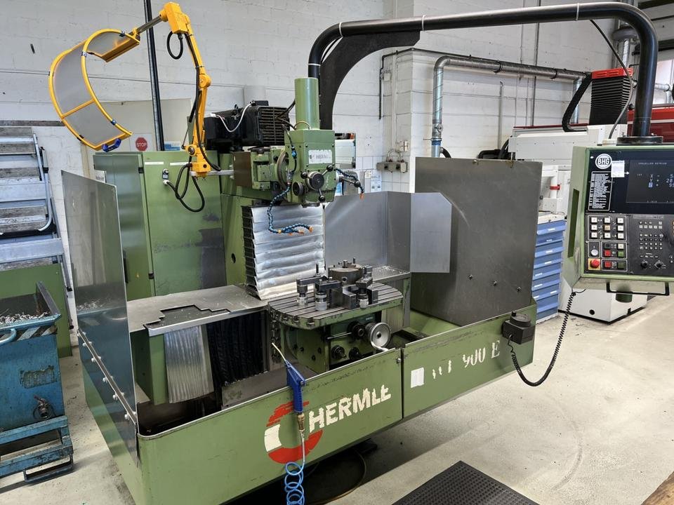 CNC-Universal-Werkzeugfräsmaschine HERMLE UWF 900 E