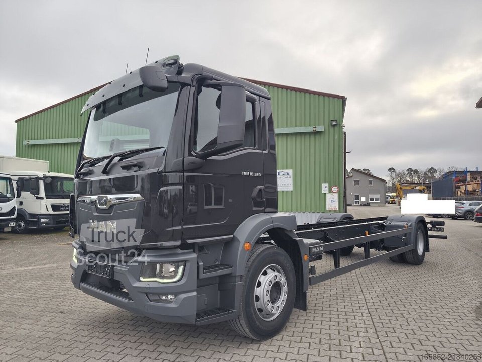 Fahrgestell mit Fahrerhaus MAN TGM 18.320 4x2BL CH Fahrgestell Euro 6 Rechtsle... neu