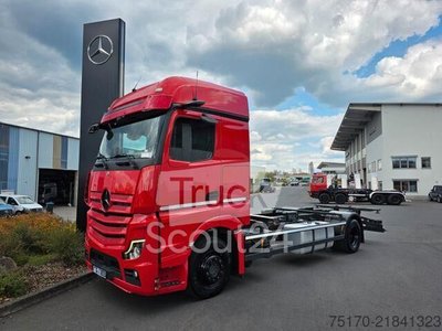 Fahrgestell mit Fahrerhaus Mercedes-Benz Actros 1843 LL BDF Fahrschule S&amp;G 6 Sitze AHK gebraucht