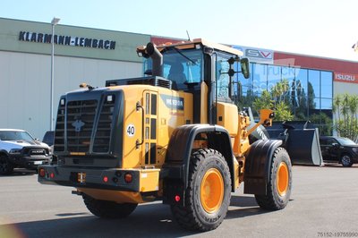 Radlader mit Hydr. SW + Erdschaufel L 70 Hyundai HL 930 A, Schnellwechsler, Erdschaufel neu
