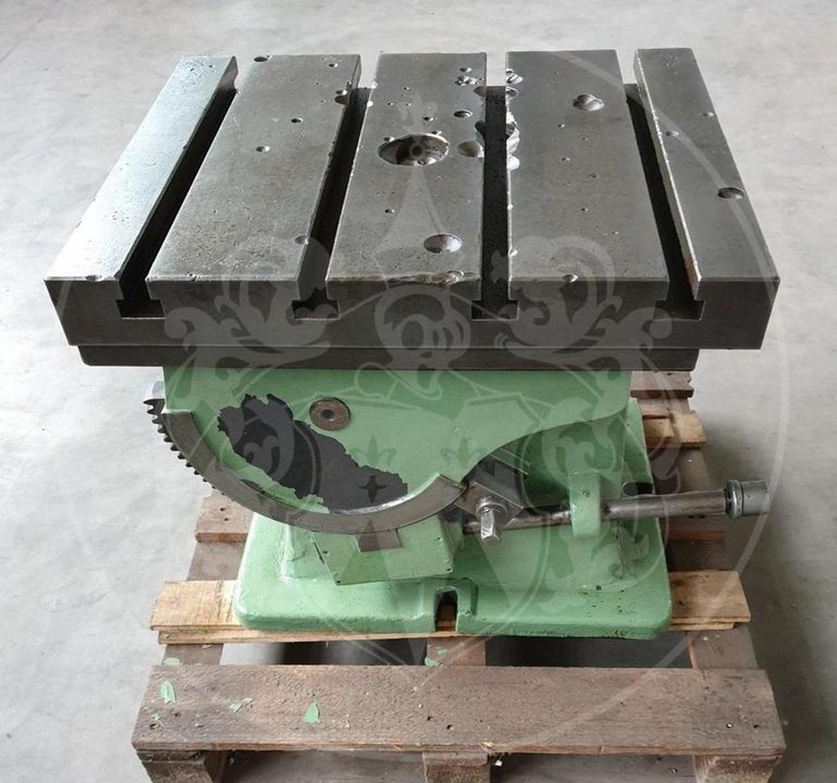 AKTION! Schwenkbarer Würfeltisch für Radialbohrmaschine