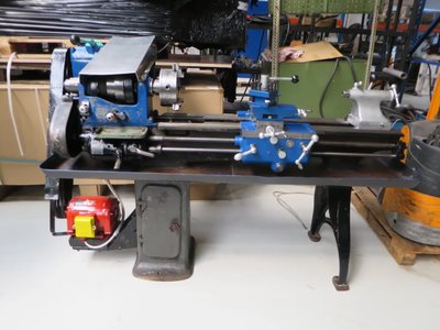 TMS O4 Leit- und Zugspindeldrehmaschine