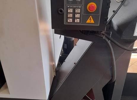 Hyundai Wia HD2200 C cnc lathe