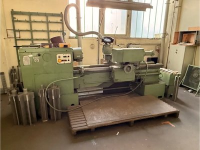 Arad - SNA 560 x 1500 - brusný / drticí stroj s hydraulickým zadečkem