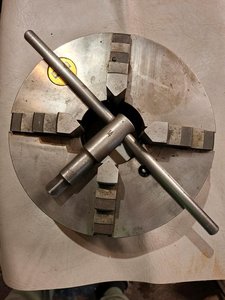 Four jaw chuck for lathe