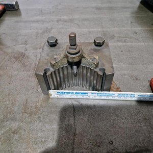 Rotary bench multifix holder