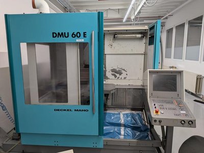CNC milling machine 3 axles DMG DMU 60 E angle table