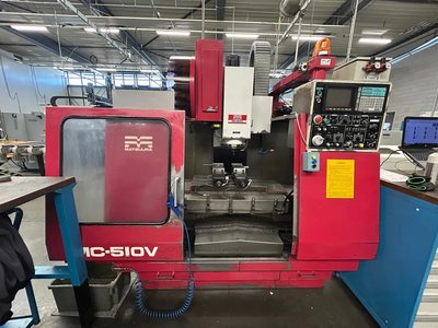 Matsuura - 1990 - MC-510V - Vertikale Maschinenzentren mit 20 Werkzeughaltern