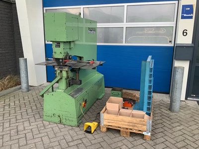 Mubea Muhr und Bender - KLH 700/760 - Stanzmaschine