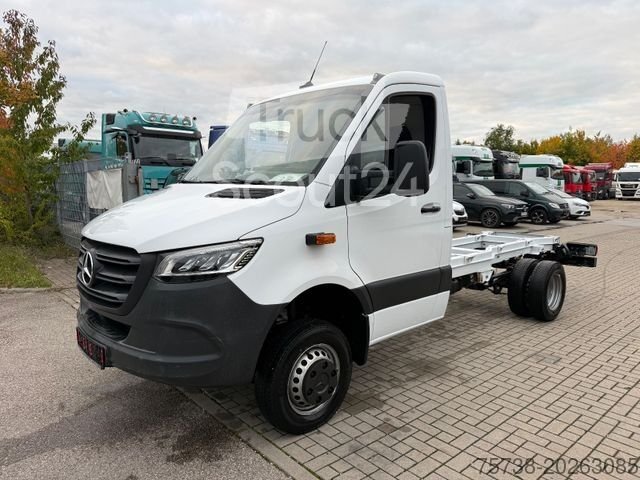Транспортное шасси MERCEDES-BENZ Sprinter 516 CDI 4x4 шасси/климат/3 сиденье используется