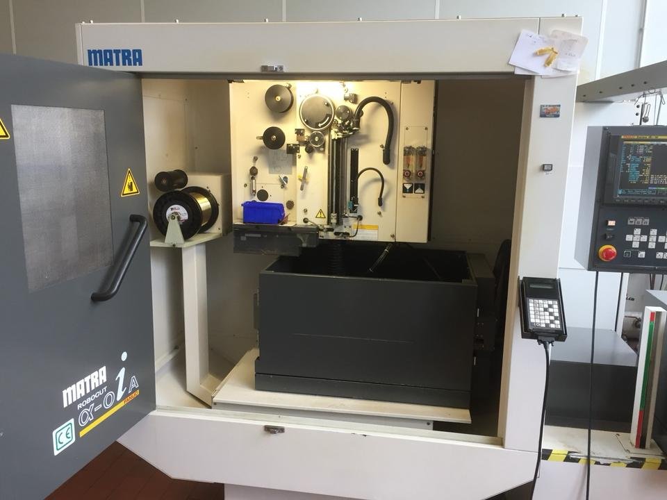 CNC Drahterodiermaschine Fanuc Robocut Alpha 0iA Erodiermaschine