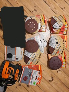Rundschleifmaschinen mit Schleifpapier