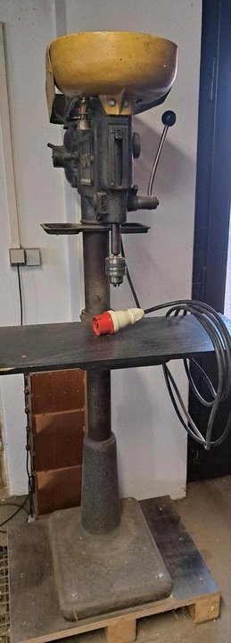 Flott Säulenbohrmaschine 400 Volt Ständerbohrmaschine Bohrer