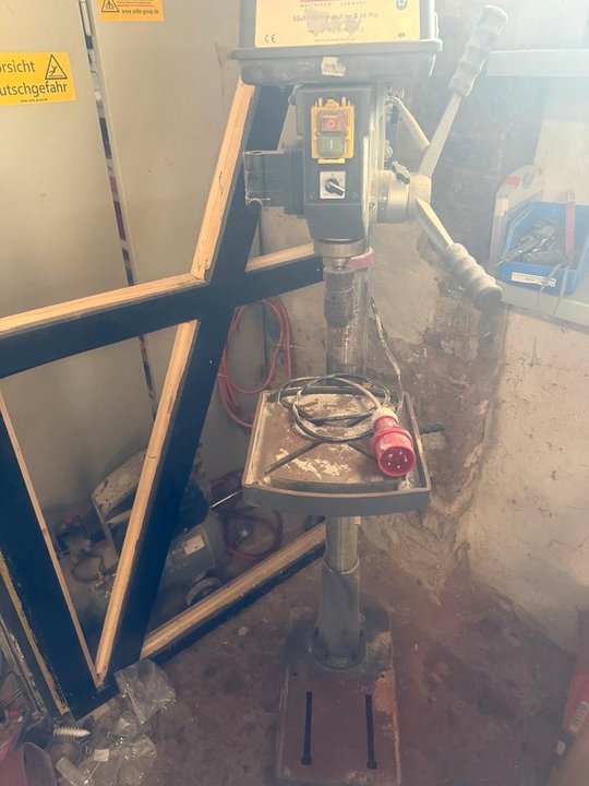 Stand drilling machine