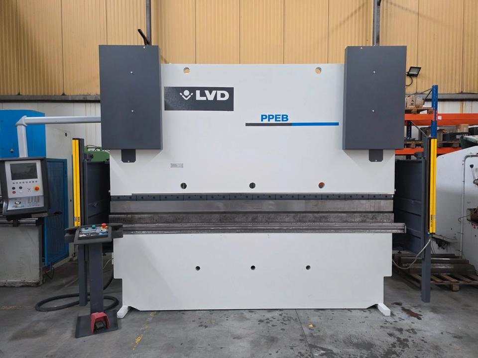 Hydraulický lis LVD PPEB-7 110T - 3050mm CNC