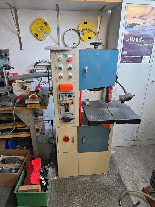 Baileigh Vertical Band Saw for Metal with Welding Machine