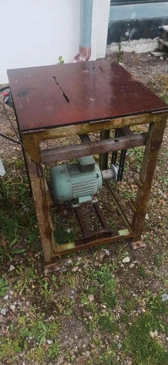 Kleine DDR Kreissäge Metallgestell massiv Brennholz starker Motor