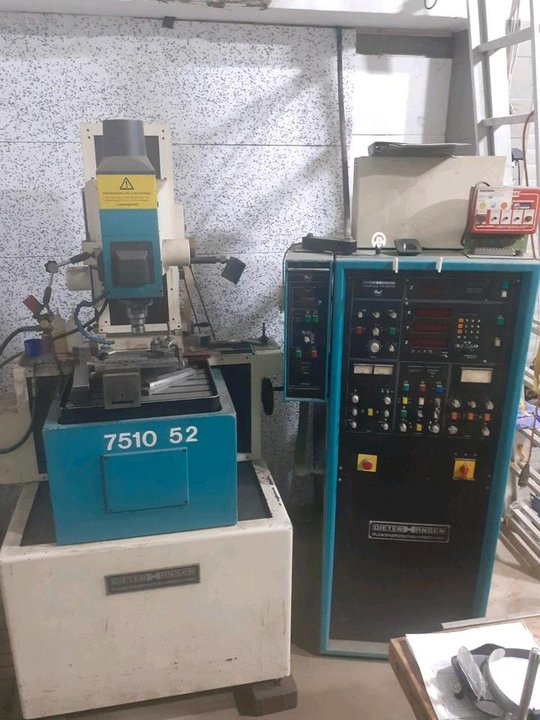 Hansen Senkerodiermaschine