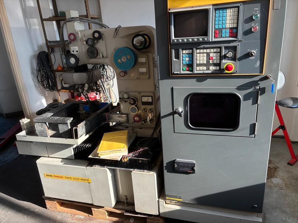 Drahterodiermaschine Fanuc Tape Cut MATE defekt an Bastler