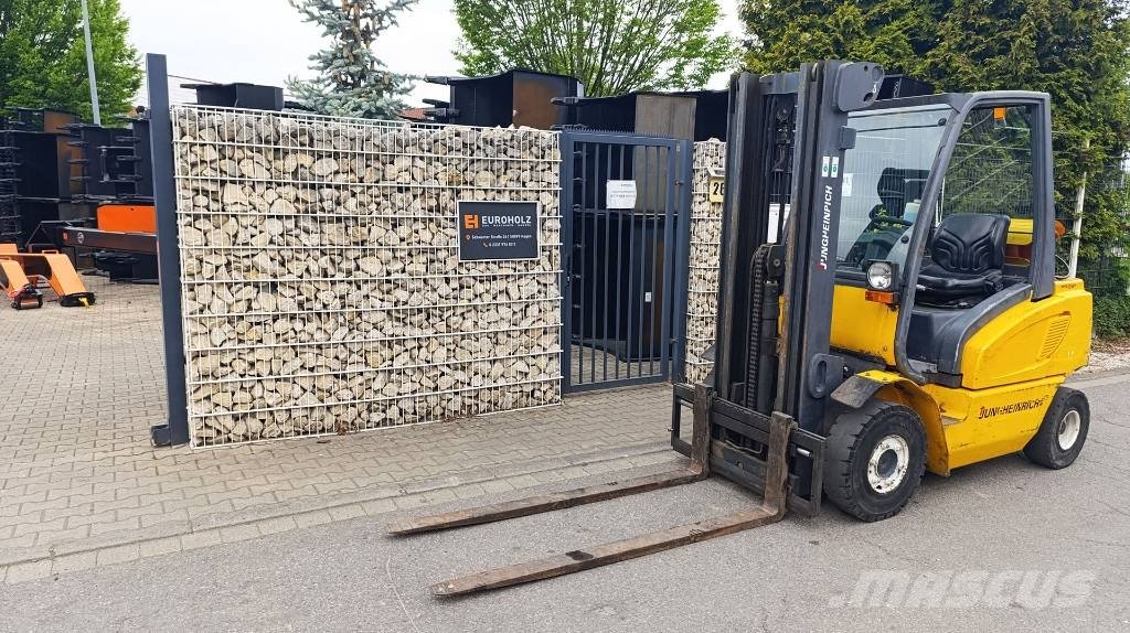 Jungheinrich TFG 25 BS Gas-Gabelstapler | 2,5 t | Triplex | 5 m