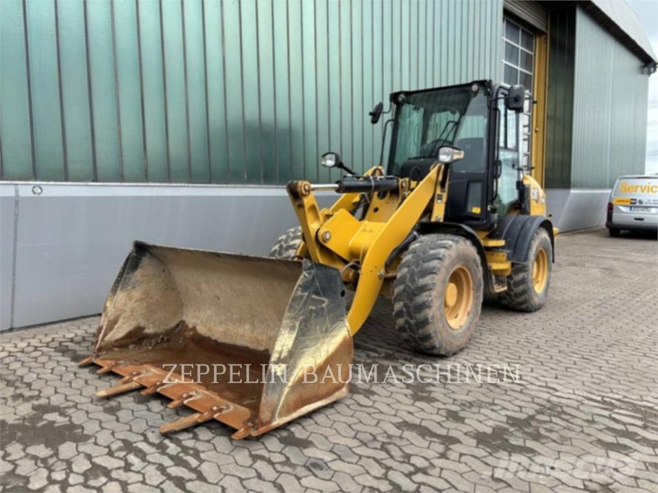 CAT 908M