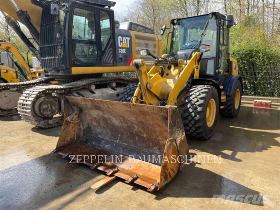 CAT 908M