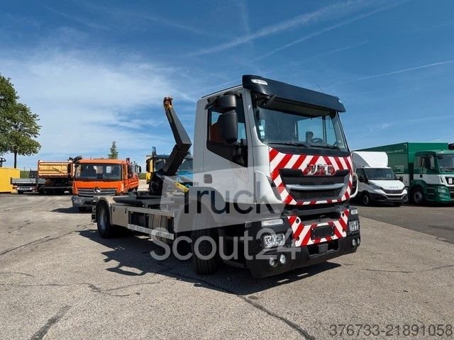 Abrollkipper IVECO AD190S31/P  6 Klima Knickarm Palfinger T13 29TKM gebraucht