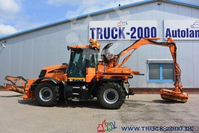 JCB Fastrac 3170 включено Mulag Front u. Задня косарка