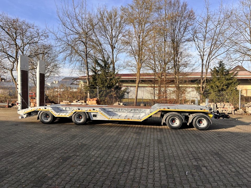Low load trailer Möslein T 4 VB H1 R new 4 axles low loader + wheel troughs new