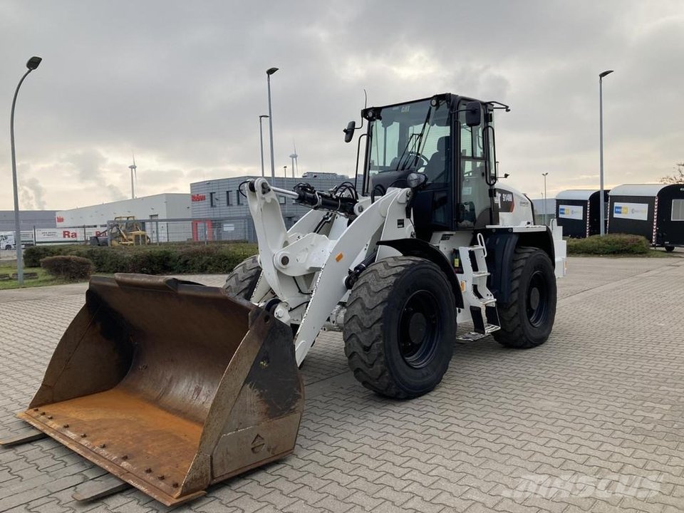 CAT 914M
