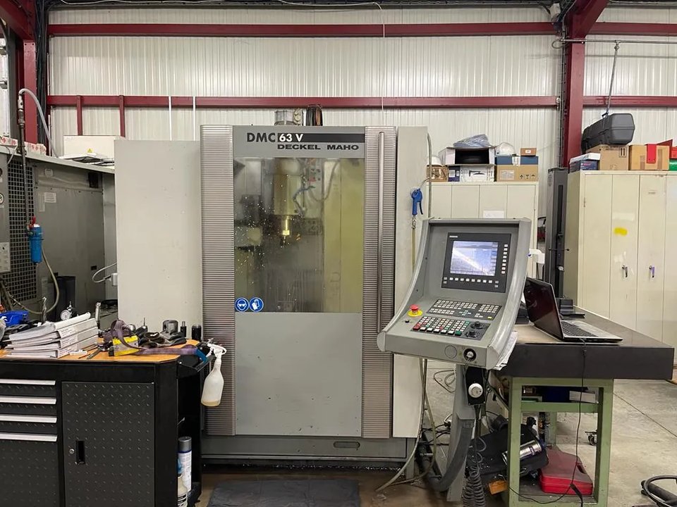 DECKEL MAHO DMC 63V CNC Vertikales Bearbeitungszentrum
