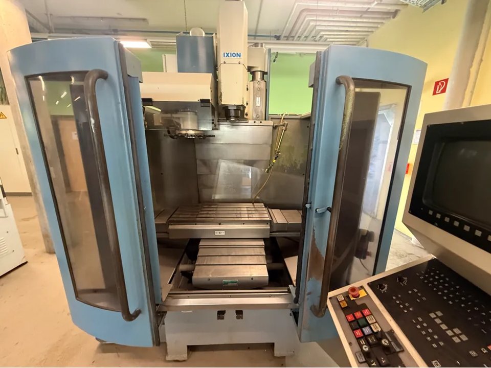 1996 Ixion 30 CNC Vertikale Bearbeitungszentren