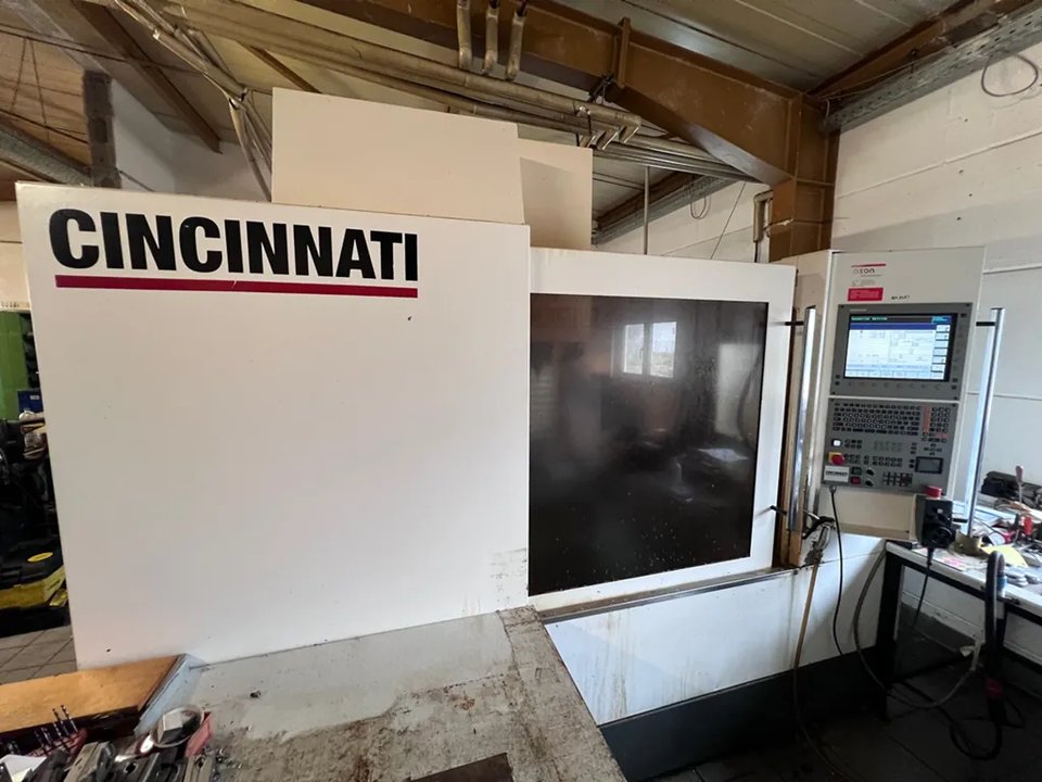 CINCINNATI - CFV 1050i - 3 axis CNC Vertical machining centre - 2008