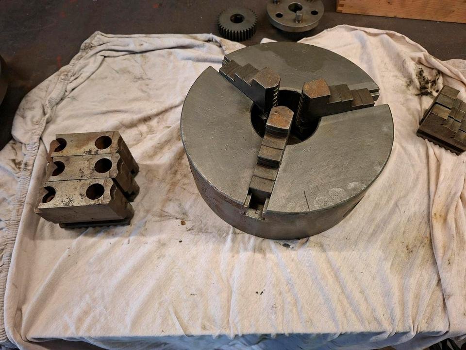 Three jaw chuck, lathe