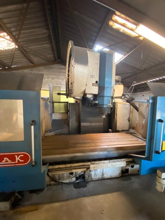 ANAYAK VH2200 CNC фрезерний верстат