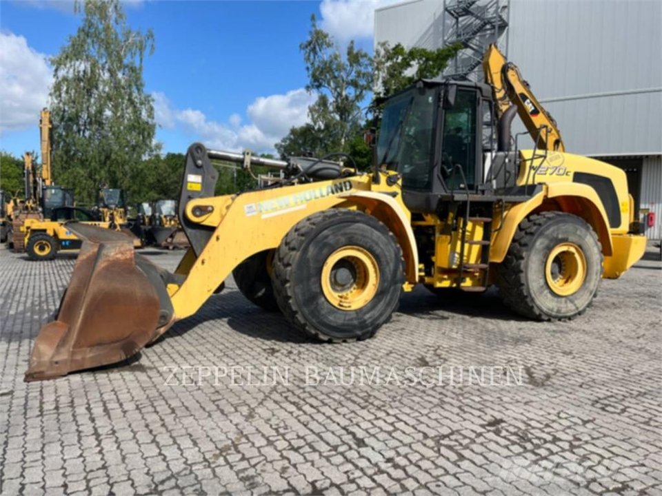 New Holland W270C